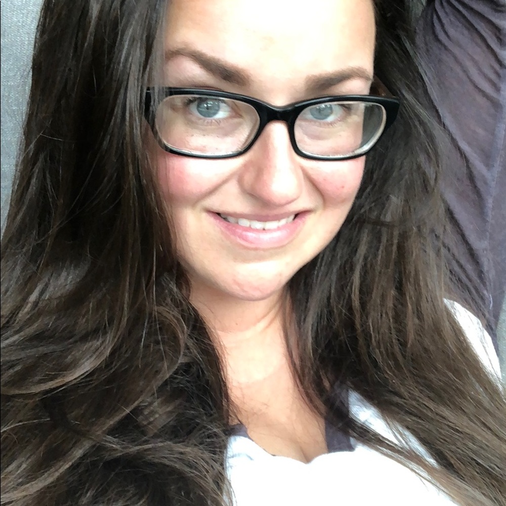 Meet your Posher, Angie